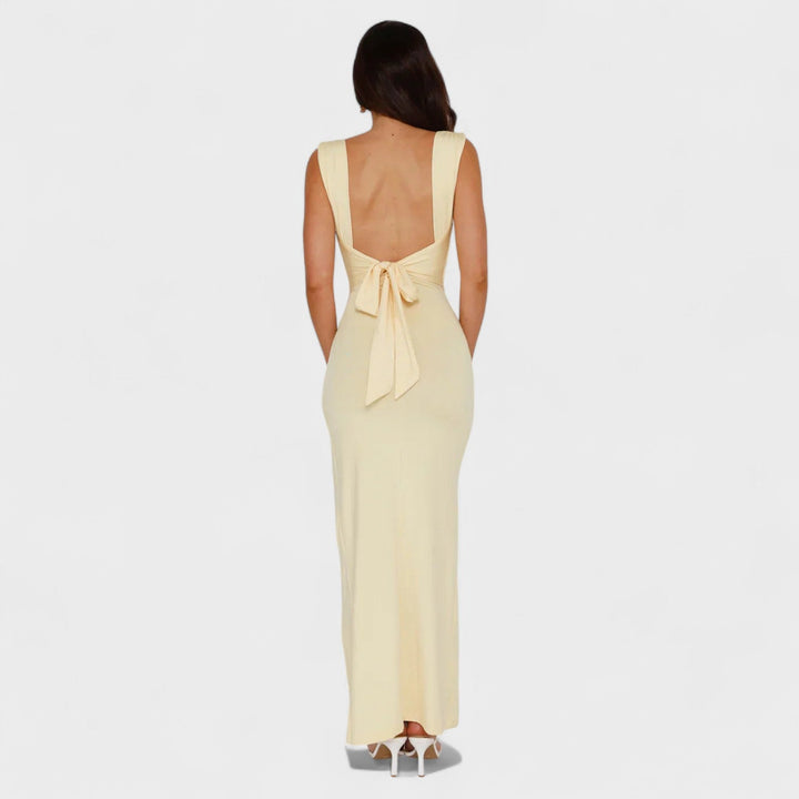 Vintém d'Ouro - Vestido longo com costas abertas
