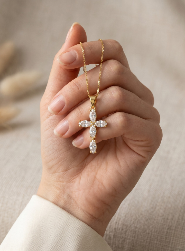 Vintém d'Ouro - Colar com Cruz Dourada em Forma de Flor