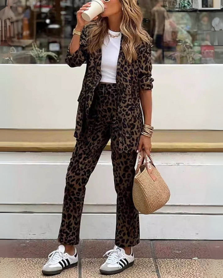 Vintém d'Ouro - Conjunto de vestido e calça com estampa de leopardo