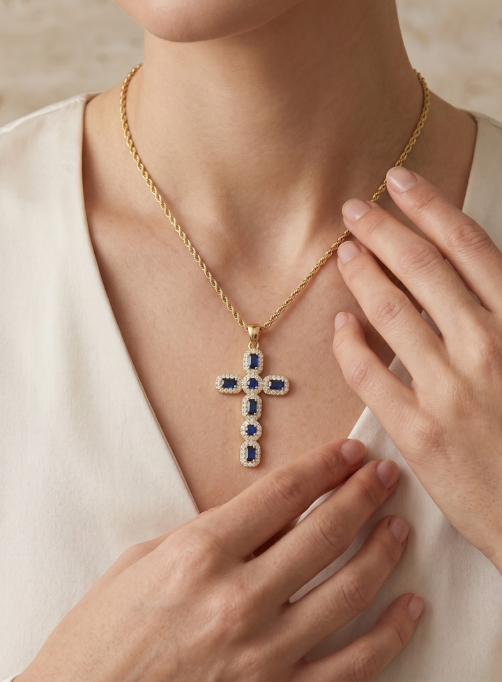 Vintém d'Ouro - Colar Elegante com Cruz de Zircónias