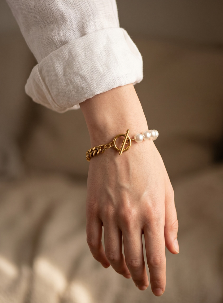 Vintém d'Ouro - Pulseira Elegante em Contraste