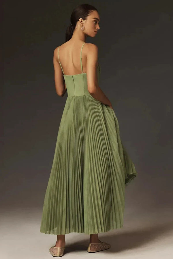 Vintém d'Ouro - Elegância Fluida em Tule