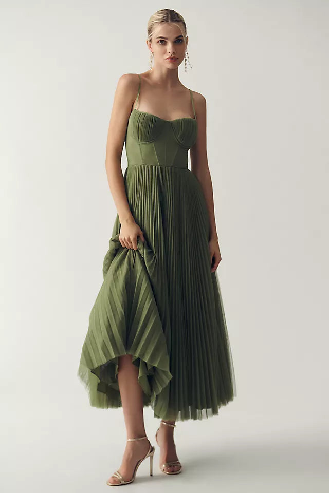 Vintém d'Ouro - Elegância Fluida em Tule