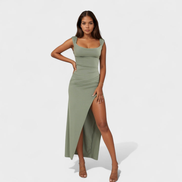 Vintém d'Ouro - Vestido longo com costas abertas