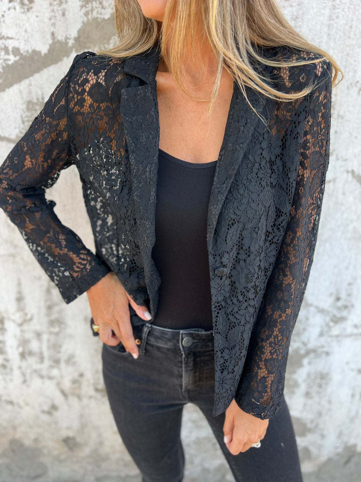 Vintém d'Ouro - Blazer de renda transparente com estrutura elegante