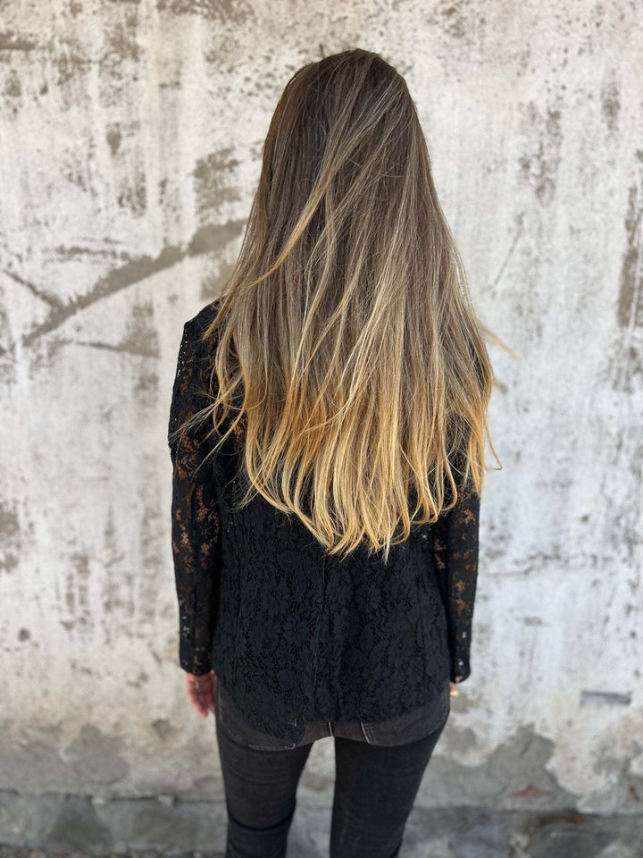 Vintém d'Ouro - Blazer de renda transparente com estrutura elegante