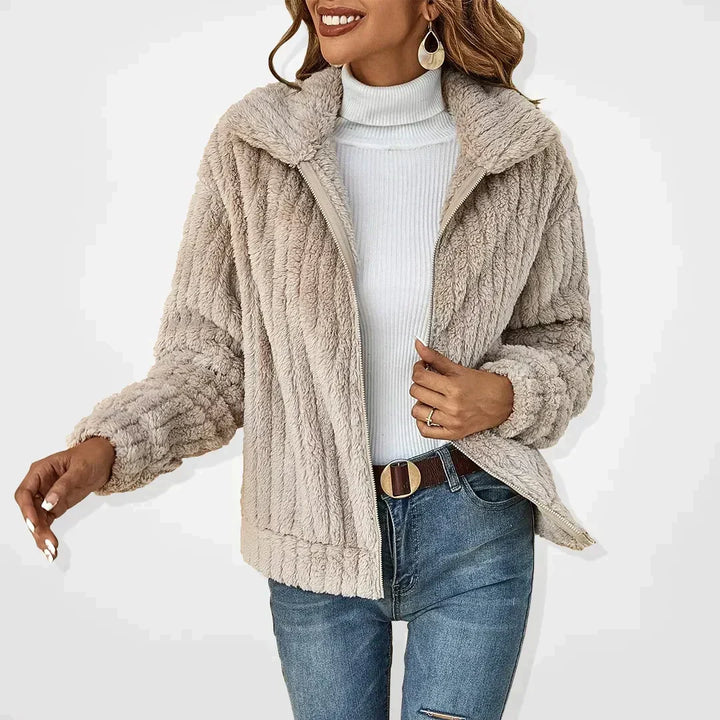 Vintém d'Ouro - Cardigan de Pelúcia Elegante
