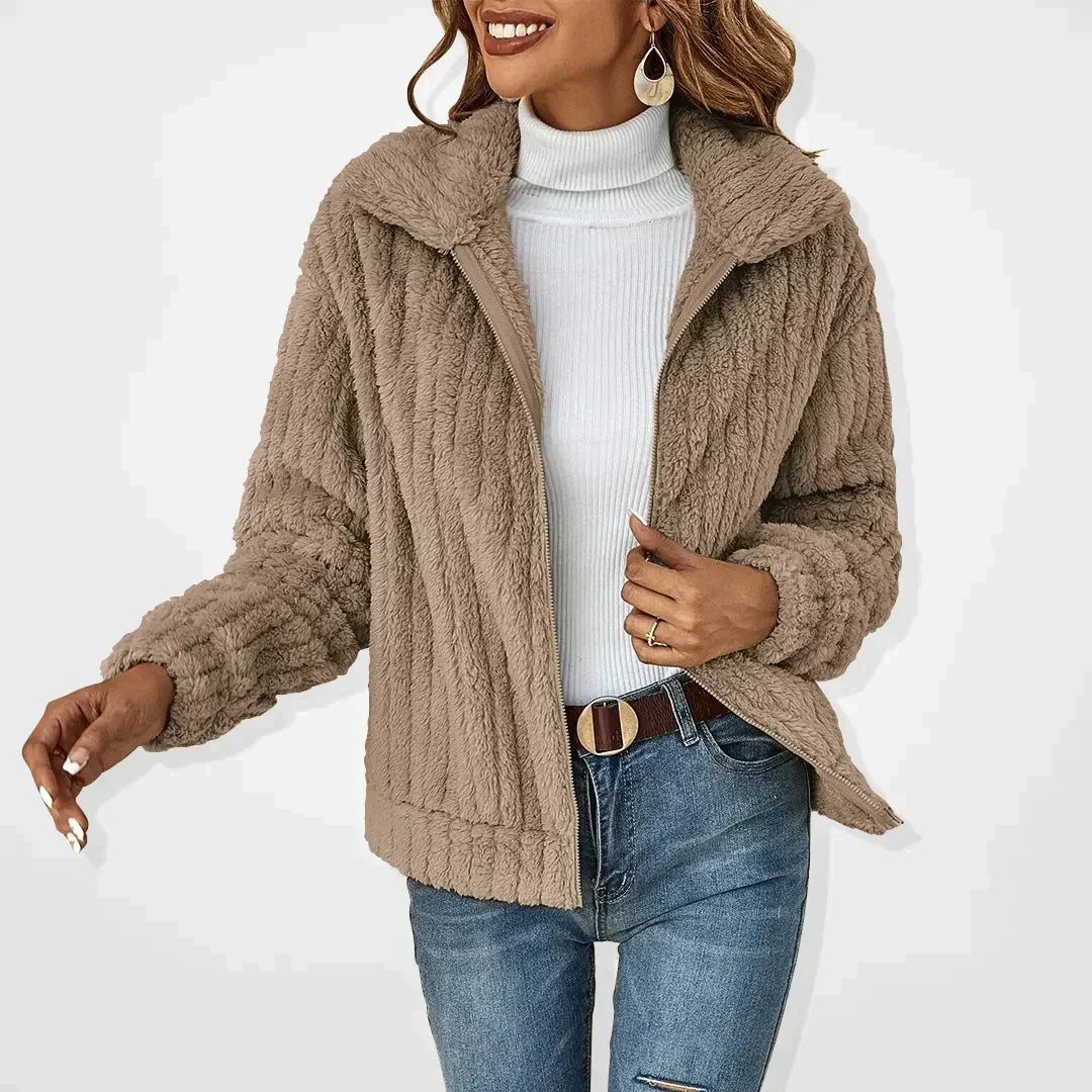 Vintém d'Ouro - Cardigan de Pelúcia Elegante