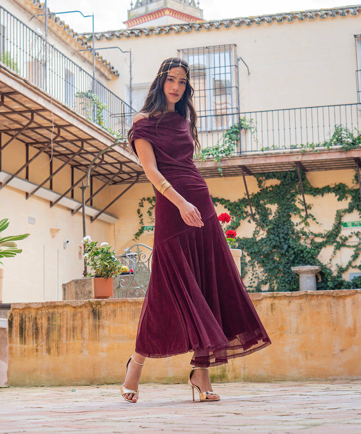 Vintém d'Ouro - Vestido Elegante em Tule