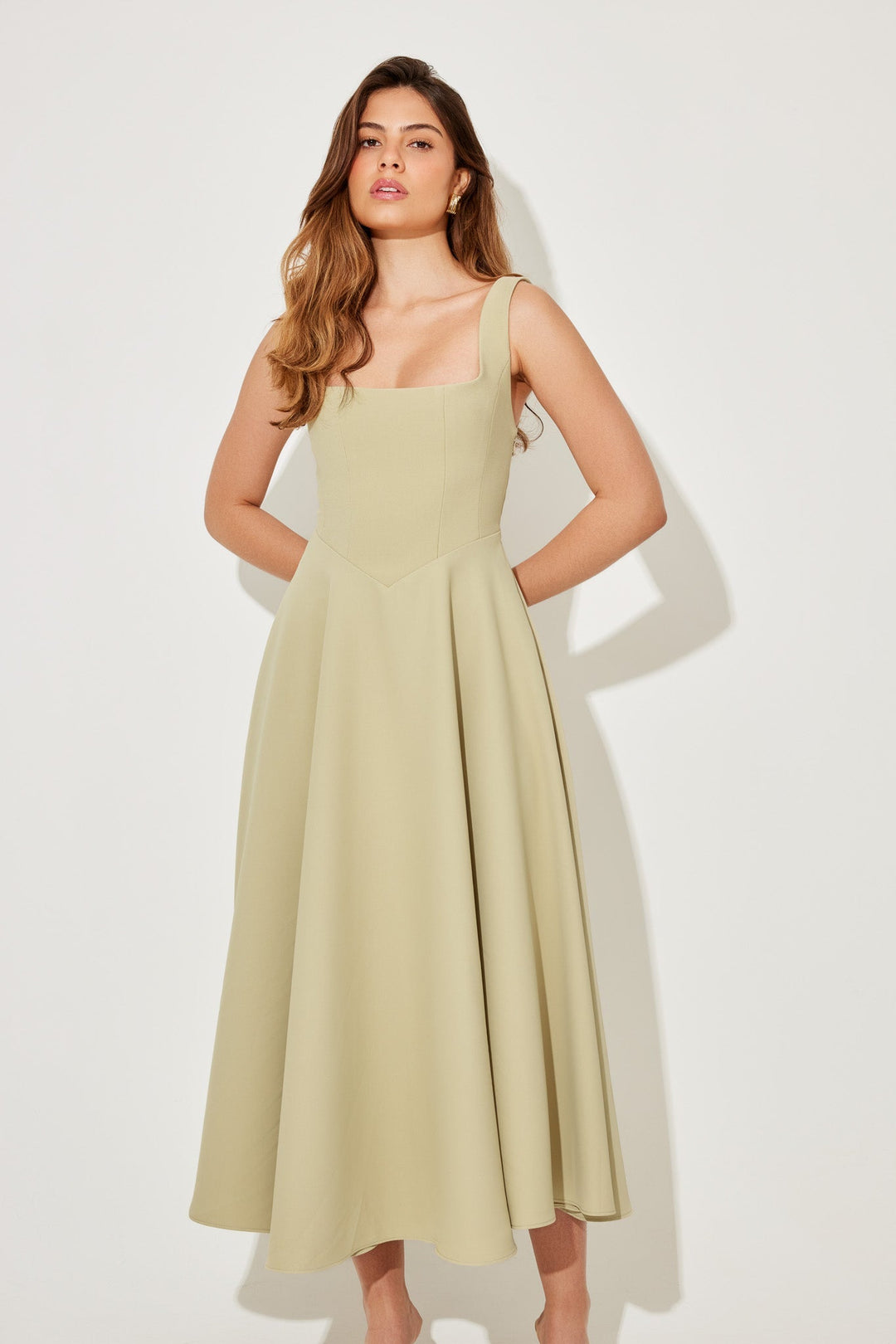 Vintém d'Ouro - Vestido Midi Intemporal
