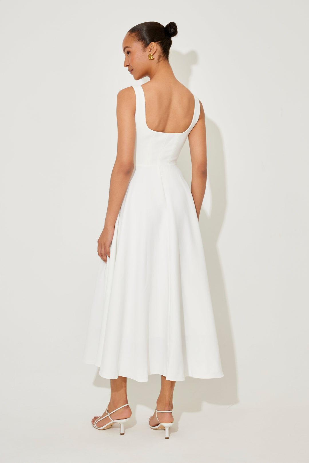 Vintém d'Ouro - Vestido Midi Intemporal