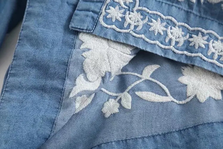 Vintém d'Ouro - Cardigan Floral Elegante
