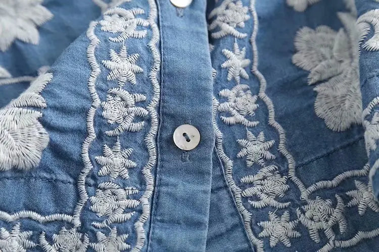 Vintém d'Ouro - Cardigan Floral Elegante