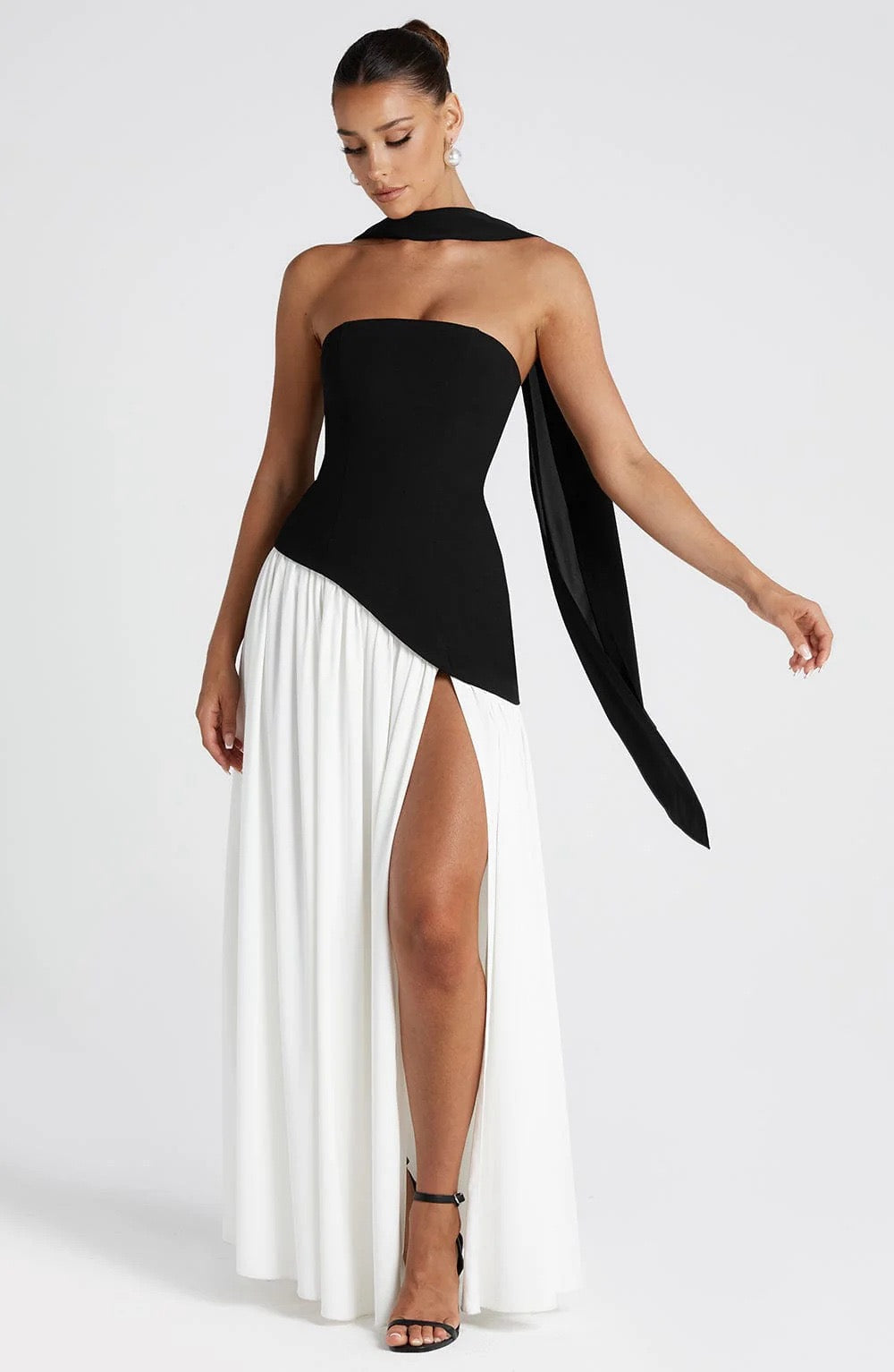 Vintém d'Ouro - Vestido Longo Sofisticado
