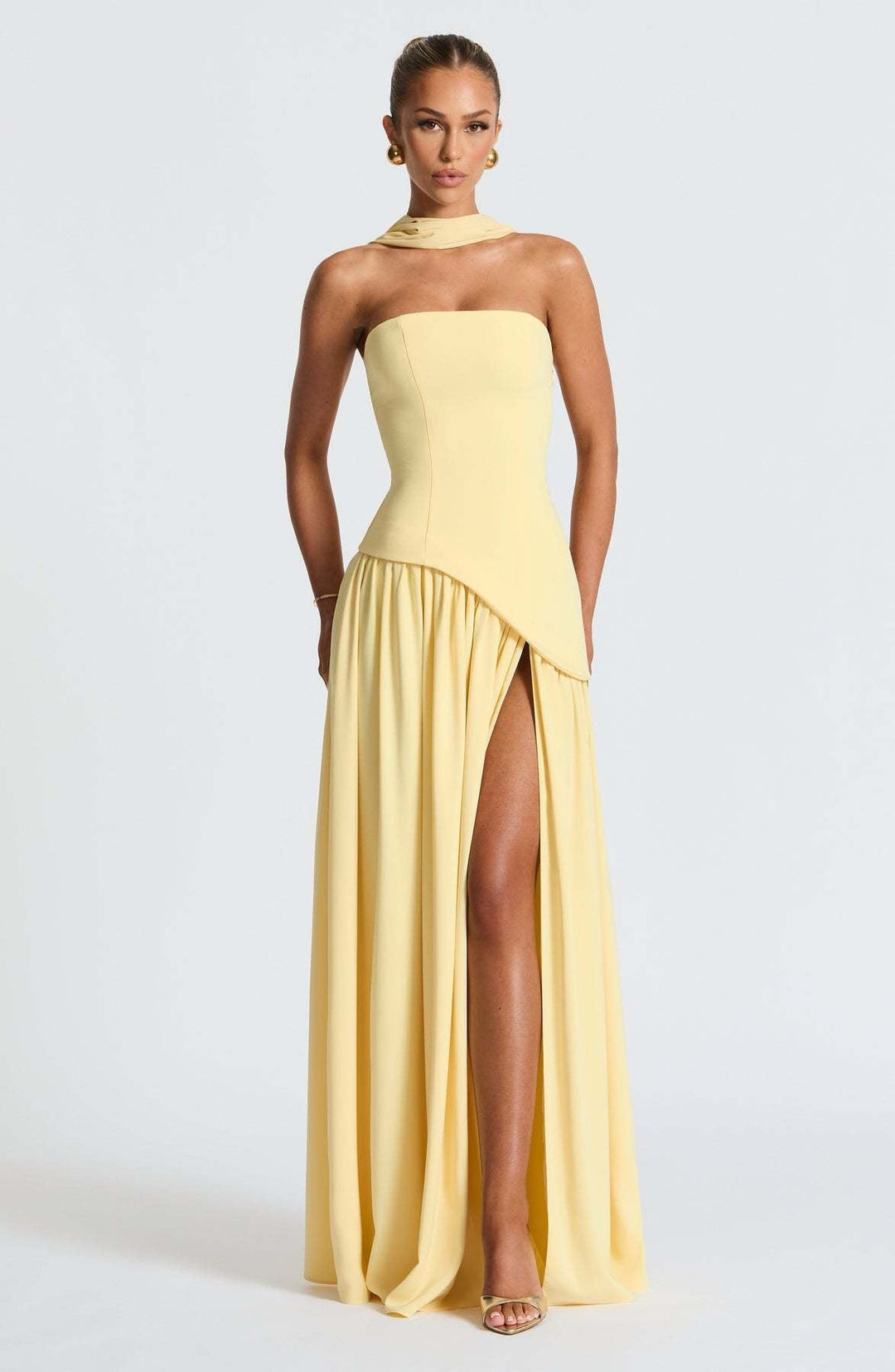 Vintém d'Ouro - Vestido Longo Sofisticado