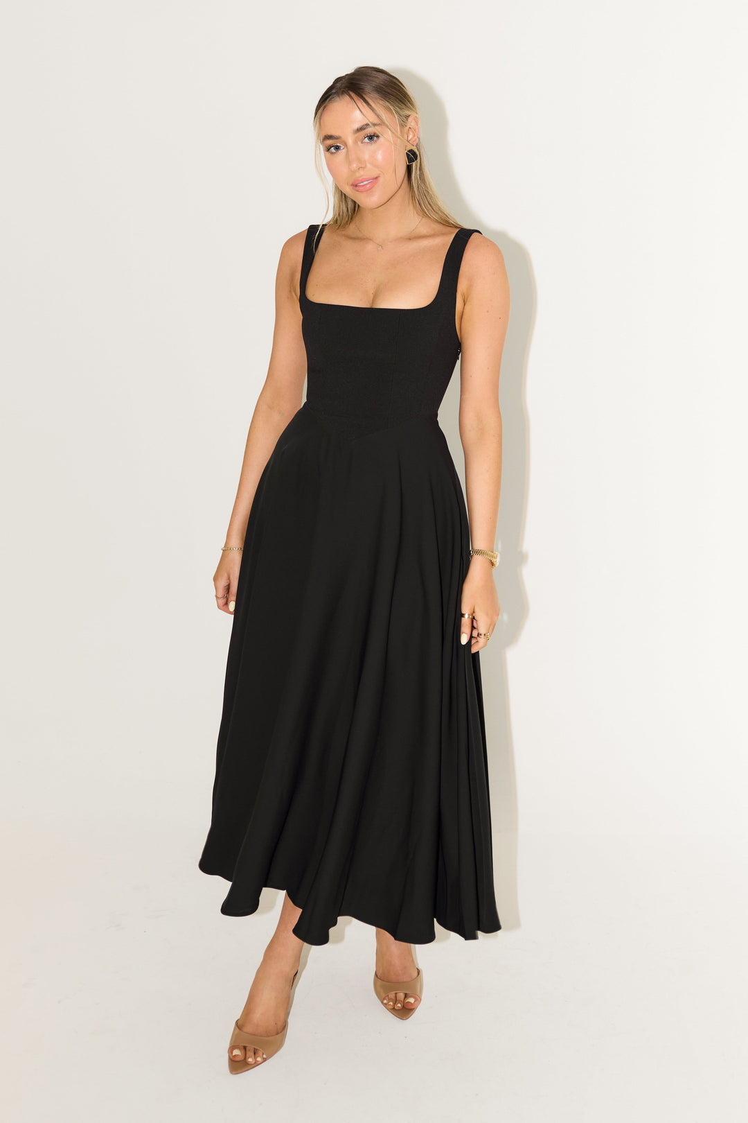 Vintém d'Ouro - Vestido Midi Intemporal