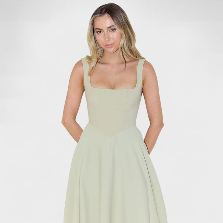 Vintém d'Ouro - Vestido Midi com Decote Quadrado