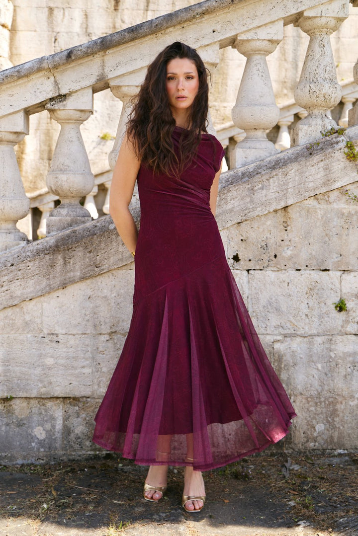 Vintém d'Ouro - Vestido Elegante em Tule