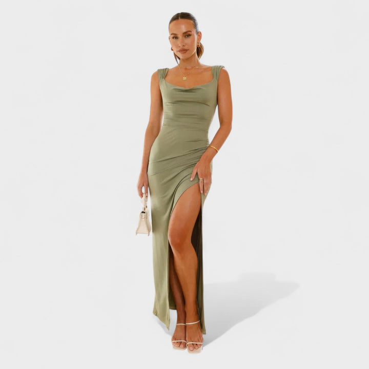 Vintém d'Ouro - Vestido longo com costas abertas