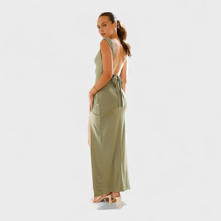 Vintém d'Ouro - Vestido longo com costas abertas