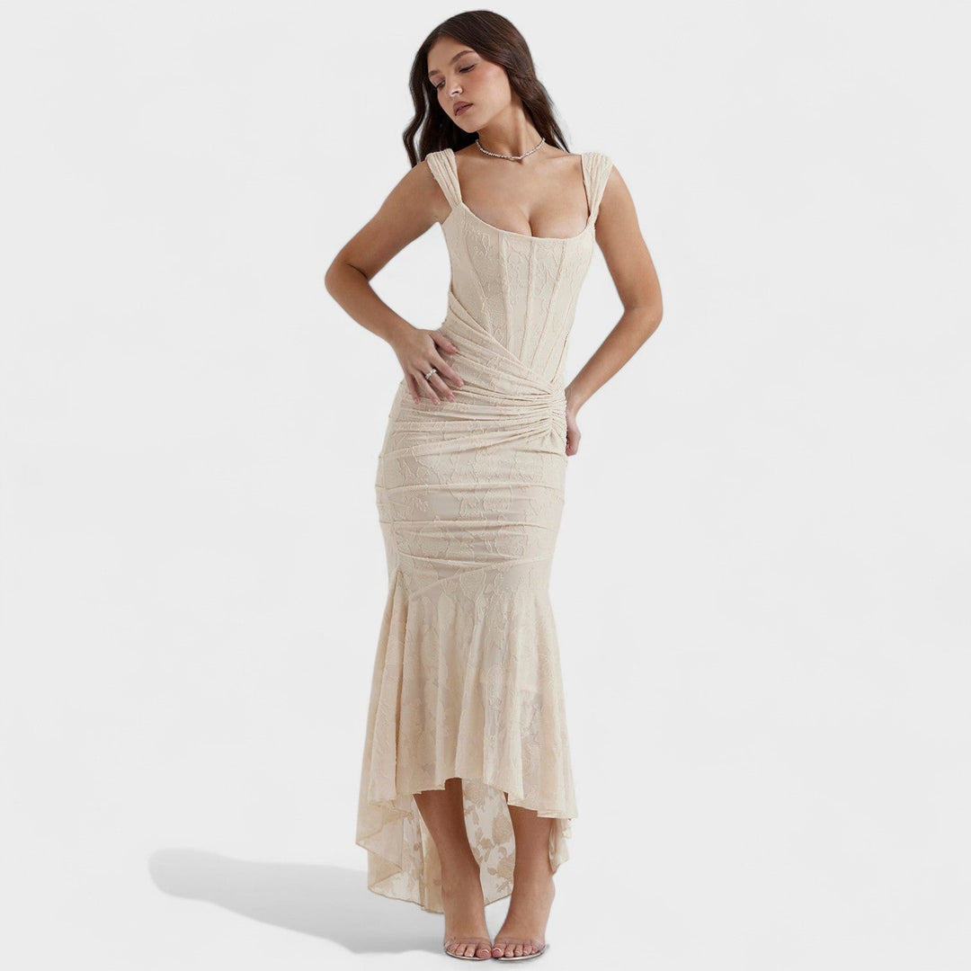 Vintém d'Ouro - Vestido de silhueta escultural